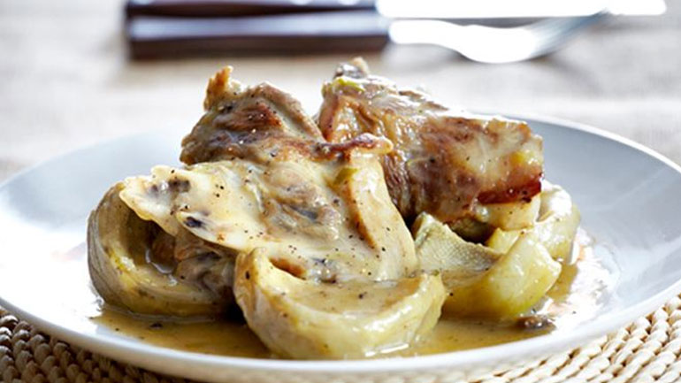 Σήμερα φτιάξτε αρνάκι κατσαρόλας με αγκινάρες